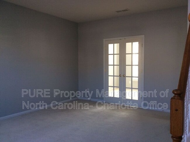 Building Photo - 7713 Noland Woods Dr