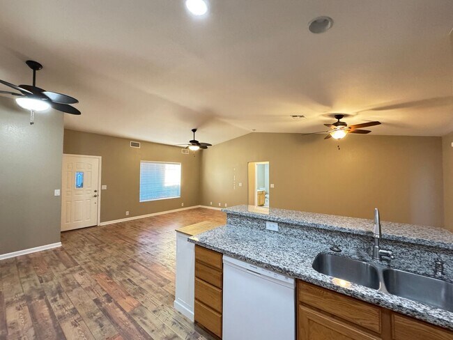 Building Photo - Nice home in Mohave Vista Estates