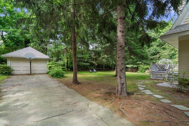 Building Photo - 81 Avalon Rd