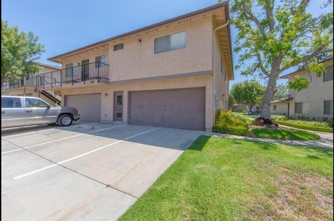 Building Photo - 2075 Avenida Vista Del Monte #1