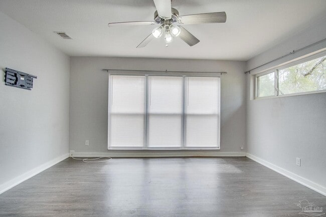 Building Photo - 1004 Kearny Dr