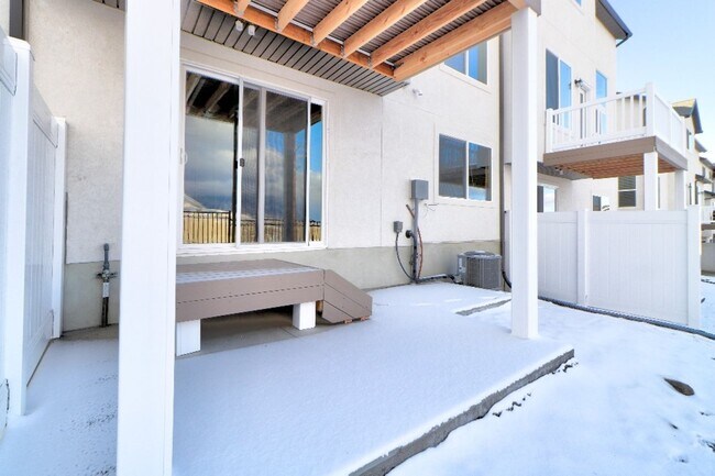 Building Photo - 16365 S Piston Ln
