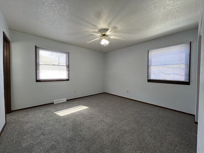 Building Photo - 3690 Keystone Dr