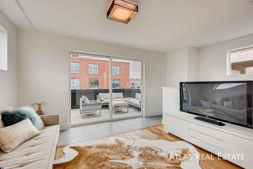 Building Photo - 1230 25th St