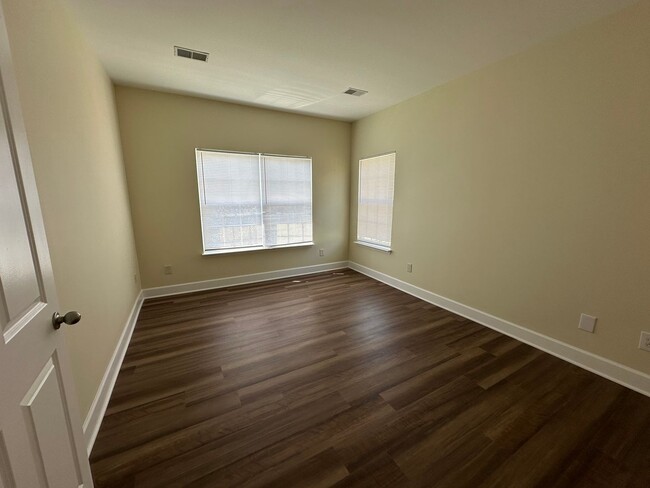 Building Photo - Lenox Village Condo!  Newly Renovated 2 Be...