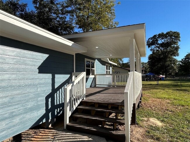 Building Photo - 21057 Live Oak St