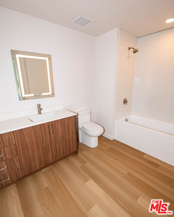 Building Photo - 2853 West Blvd