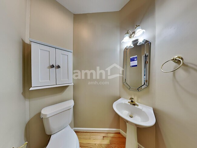 Building Photo - 8220 Duck Creek Dr