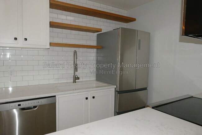 Building Photo - 800 N Allen Pl