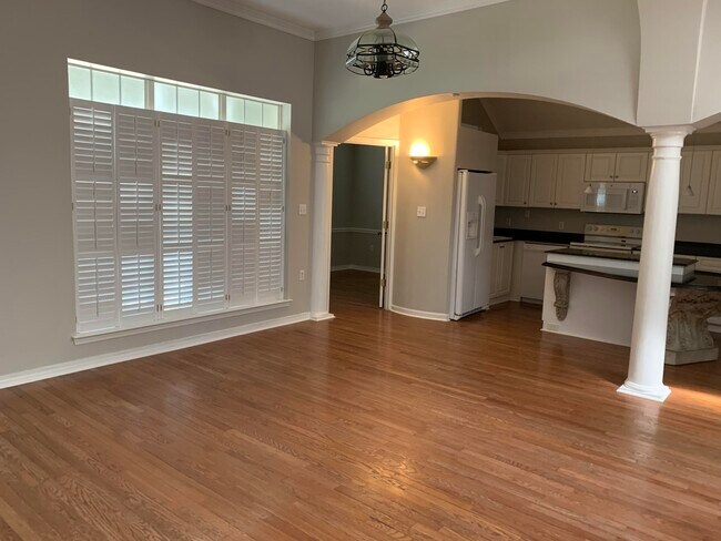 Building Photo - 307 Sand Myrtle Way