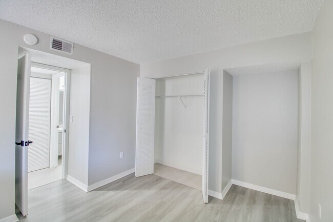 Building Photo - 1054 Lotus Cove Ct