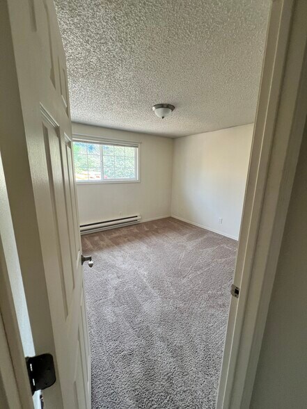 Building Photo - 185 E Sunset Way