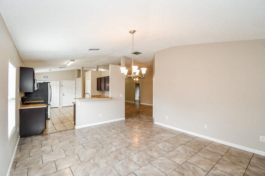 Building Photo - 8706 Star Leaf Rd N