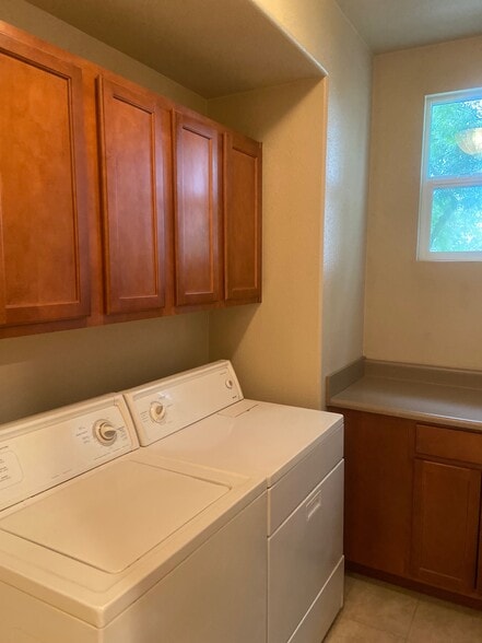 Washer & Dryer - 4800 Westlake Pky