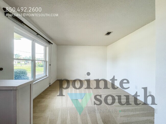 Building Photo - 5527 Sunburst Ln