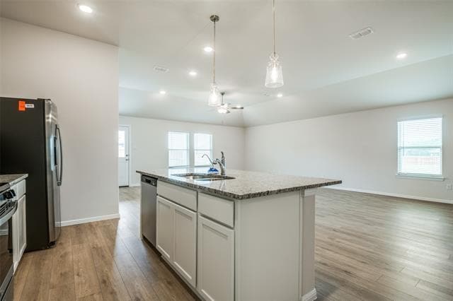 Building Photo - 1613 Magallon Dr