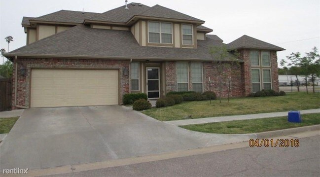 Building Photo - 1714 NE 8th St