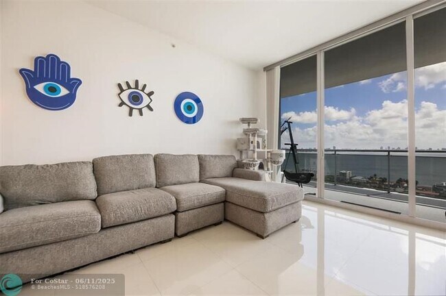 Building Photo - 7901 Hispanola Ave
