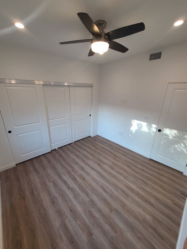Building Photo - Gorgeous & Modern ADU w/ Solar, Washer/Dry...