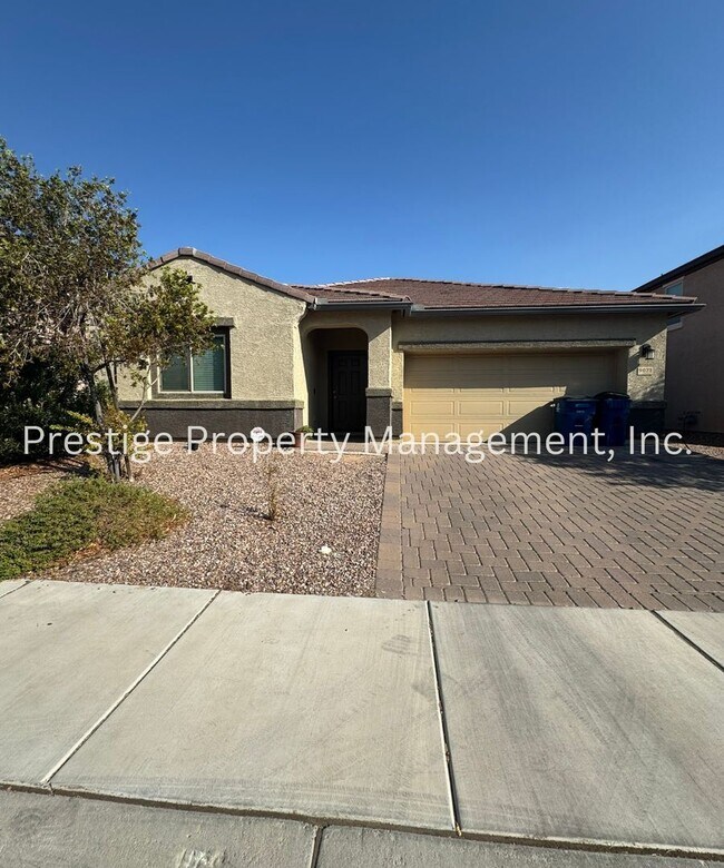 Primary Photo - Spacious 4+Den/3 Northwest Home!