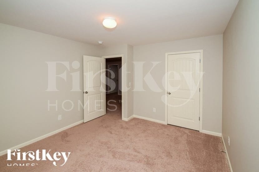 Building Photo - 166 Rosegate Dr