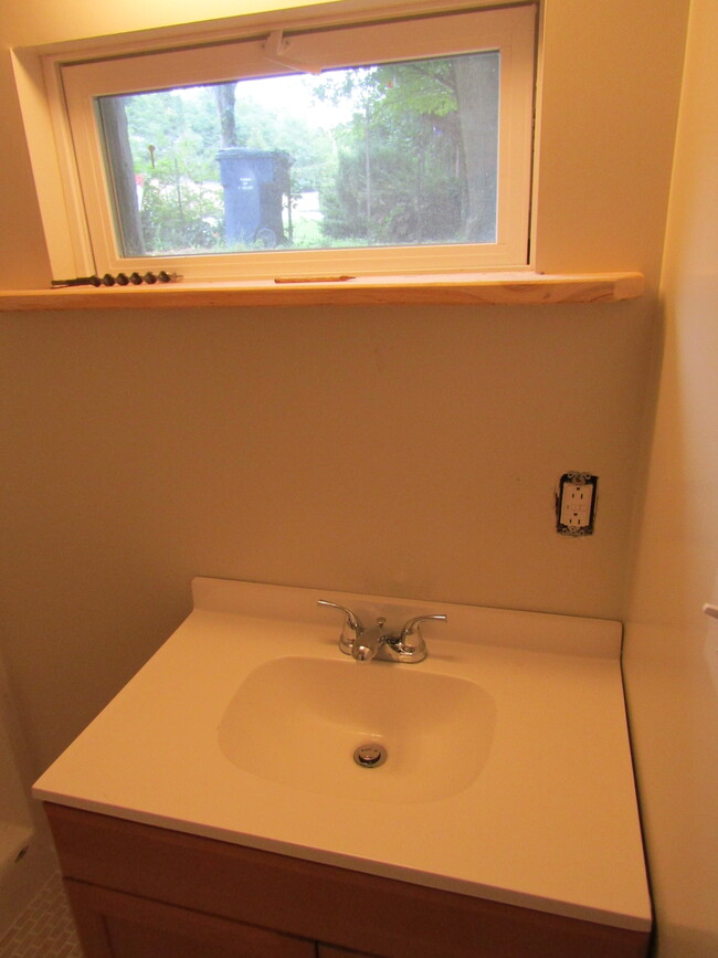 New sink - 944 E Main St