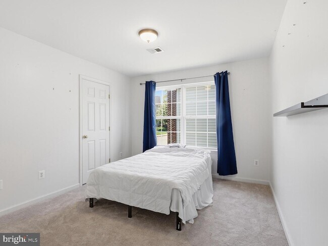 Building Photo - 9477 Bankhead Dr