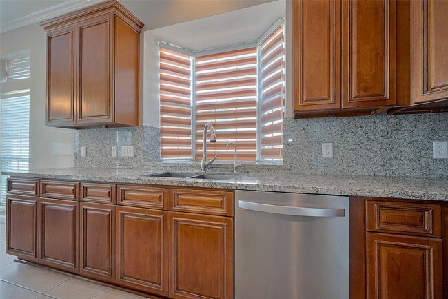 Building Photo - 4707 Gladesdale Park Ln