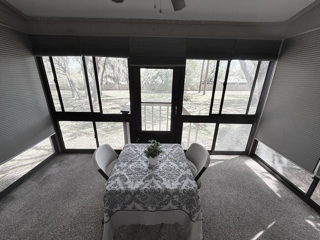 Building Photo - 417 Evesham Pl