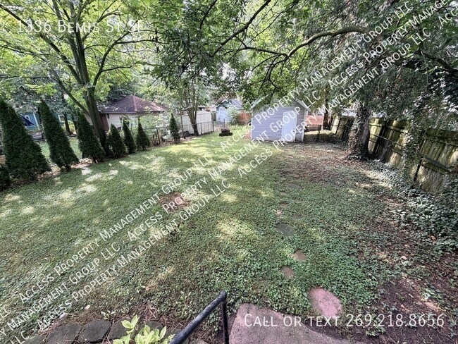 Building Photo - 1336 Bemis St SE
