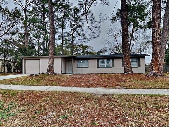 Building Photo - 6715 Lucente Dr