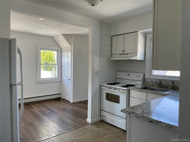 Building Photo - 10 Mckinley