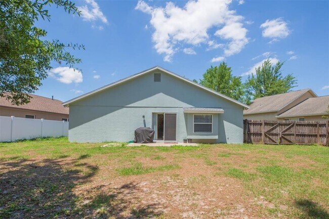 Building Photo - 4550 Roundview Ct