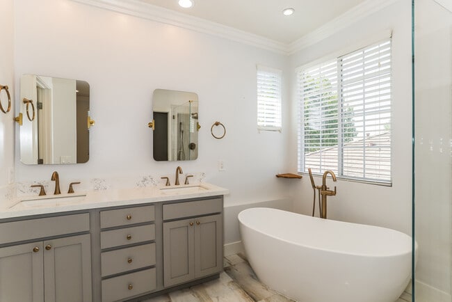 Building Photo - 7808 Abbington Way