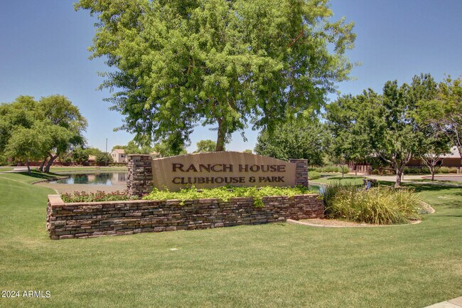 Building Photo - 4333 S Rim Ct