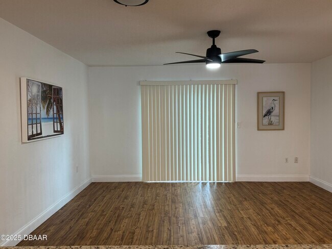 Building Photo - 175 Yorktowne Dr