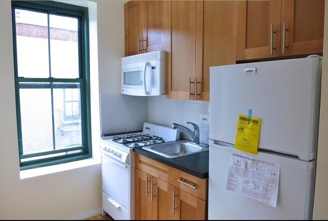 Primary Photo - 512 E 79th St