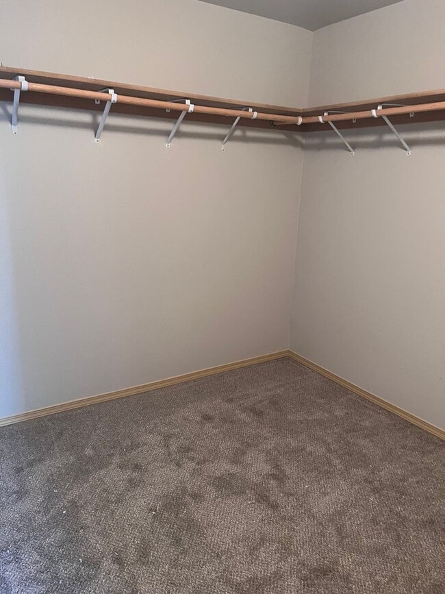 Building Photo - Beautiful 3 Bedroom home in Puyallup