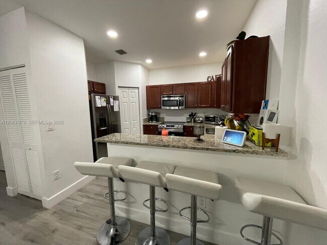 Building Photo - 17430 SW 153rd Ave