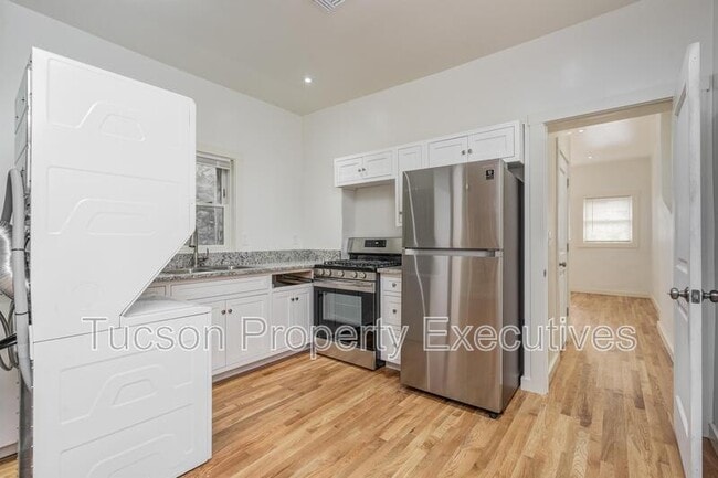 Building Photo - 71 W Simpson St