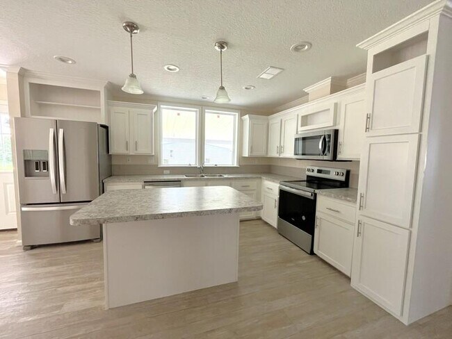 Building Photo - 5460 Bahia Wy