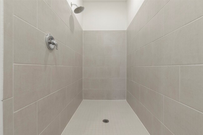 Building Photo - 28627 Bluebonnet Grotto Dr