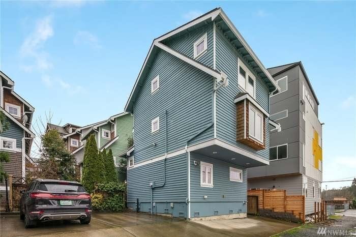 Building Photo - 1915 24th Ave S