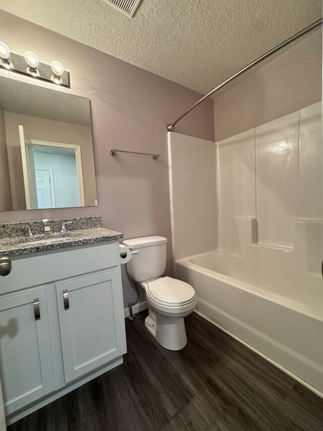 Building Photo - Dream House!! 4 Bedroom 3 Bath House in Davenport is a MUST SEE!!