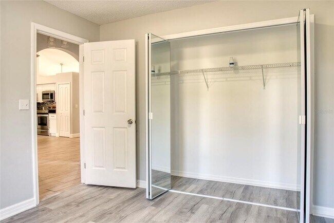 Building Photo - 1447 Kingston Way