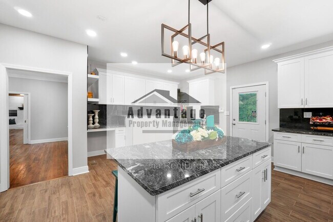 Building Photo - 1099 Pine Valley Rd