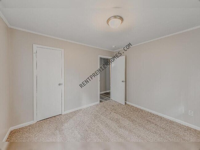 Building Photo - 306 Kay St