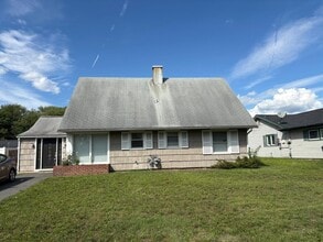 Building Photo - 55 Bloomfield Ln