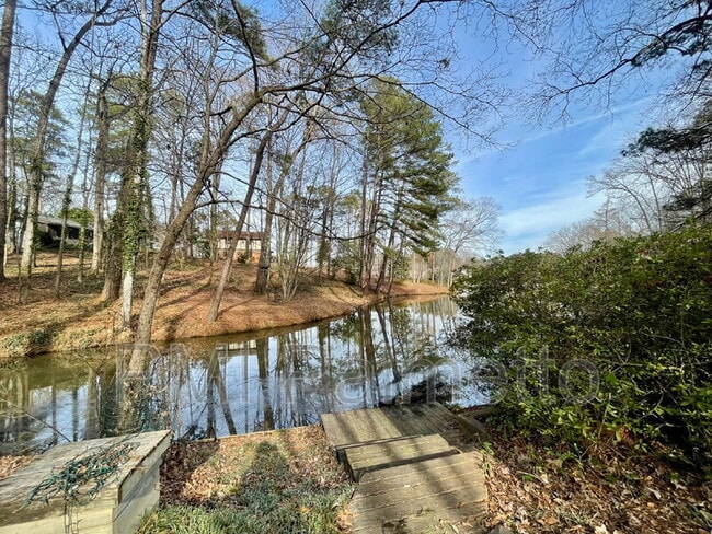 Building Photo - 1422 Beaver Dam Rd