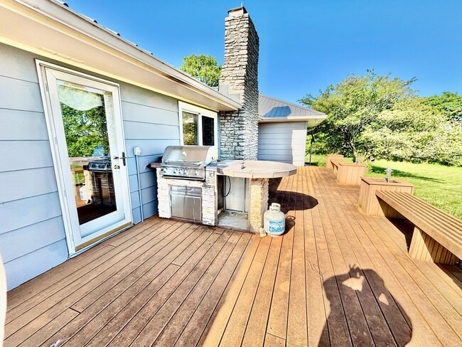 Building Photo - Escape to Luxury: Your Private Oasis on a ...